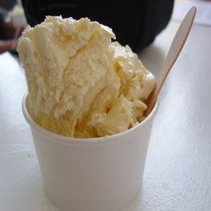 Молочный мороженое с медом