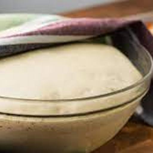 عجينة البيتزا (وصفة أساسية)