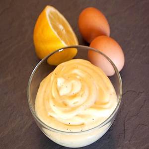 Curry en room mayonaise