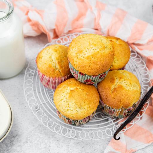 Muffins with Yogurth and Apples