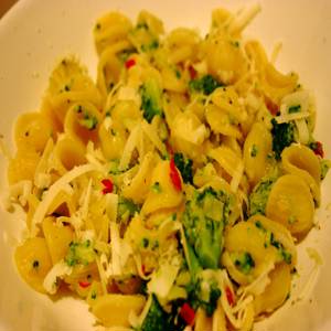 Orecchiette med Broccoli och Räkor