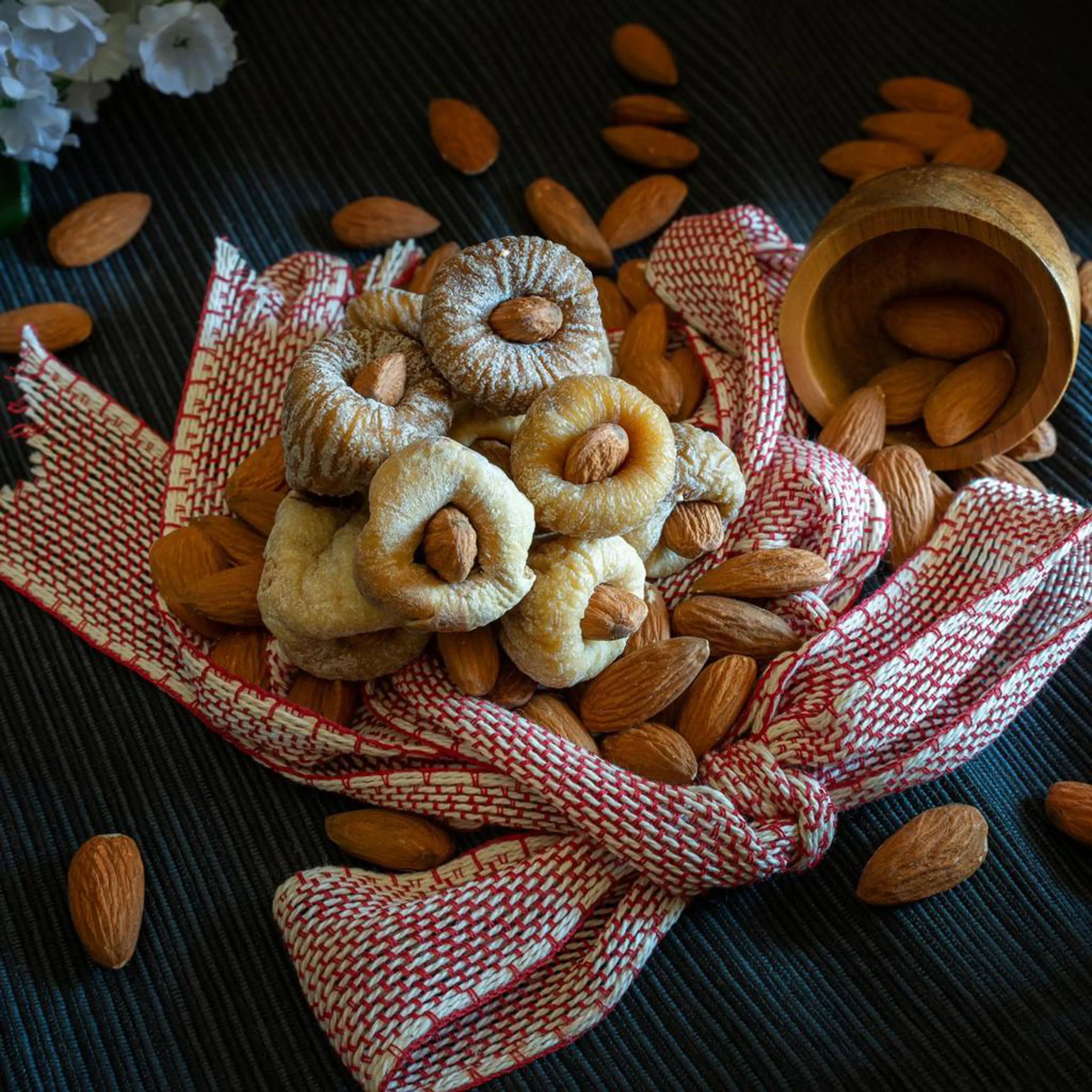 حلوى باللوز