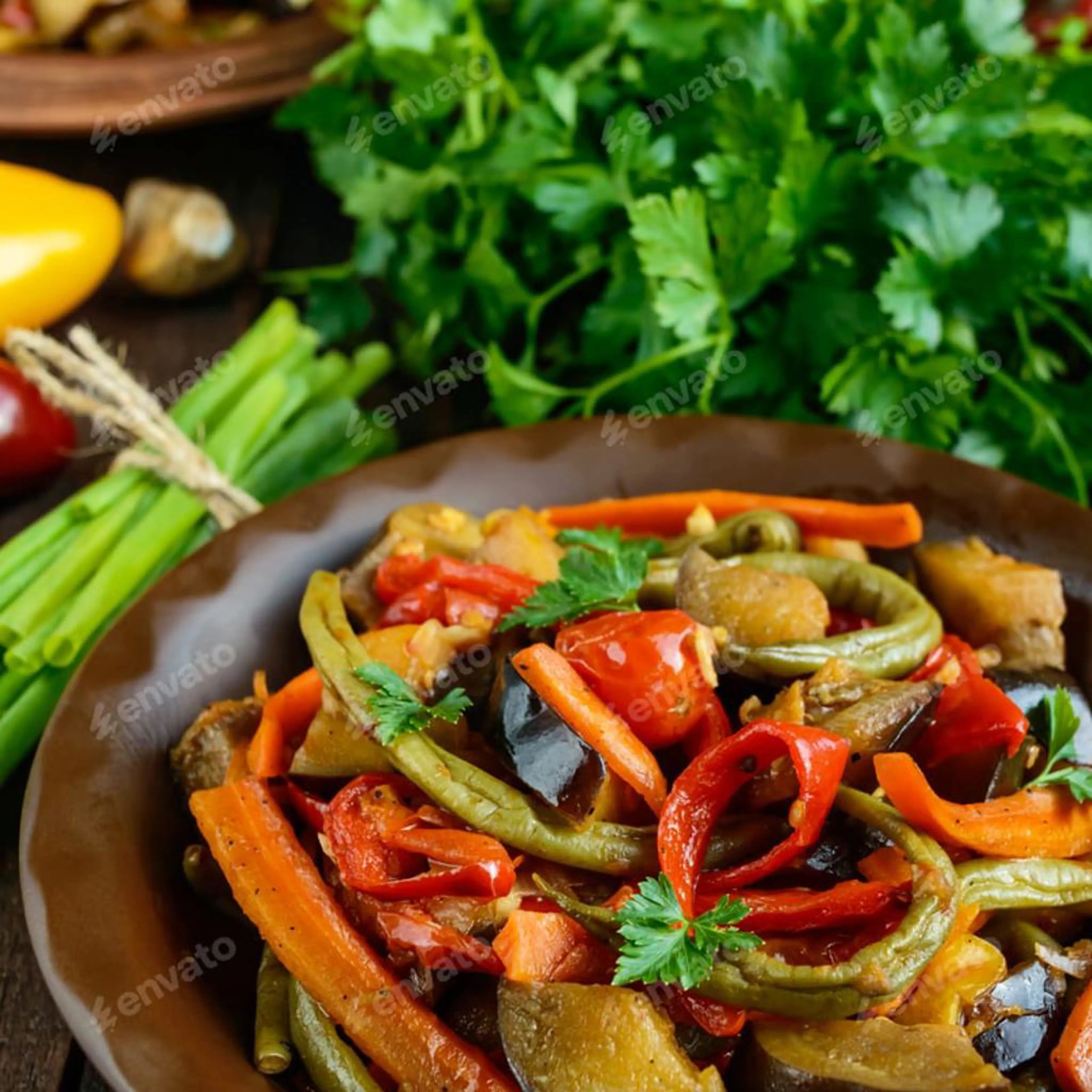 Piperonata con apio