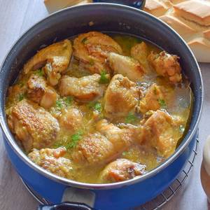 دجاج بالصلصة