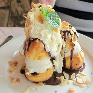 Profiteroles