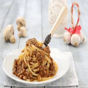 Ragù aus getrockneten Pilzen