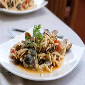 باكيت مع المحار والكوسا