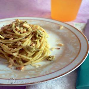 Spaghetti met broccoli di rape, walnoten en bottarga
