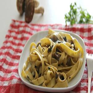 Tagliatelle con salsa de hongos porcini