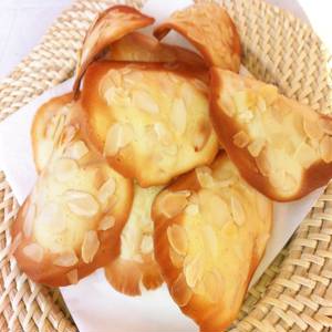 Tegole (Italian almond and hazelnut tile cookies)