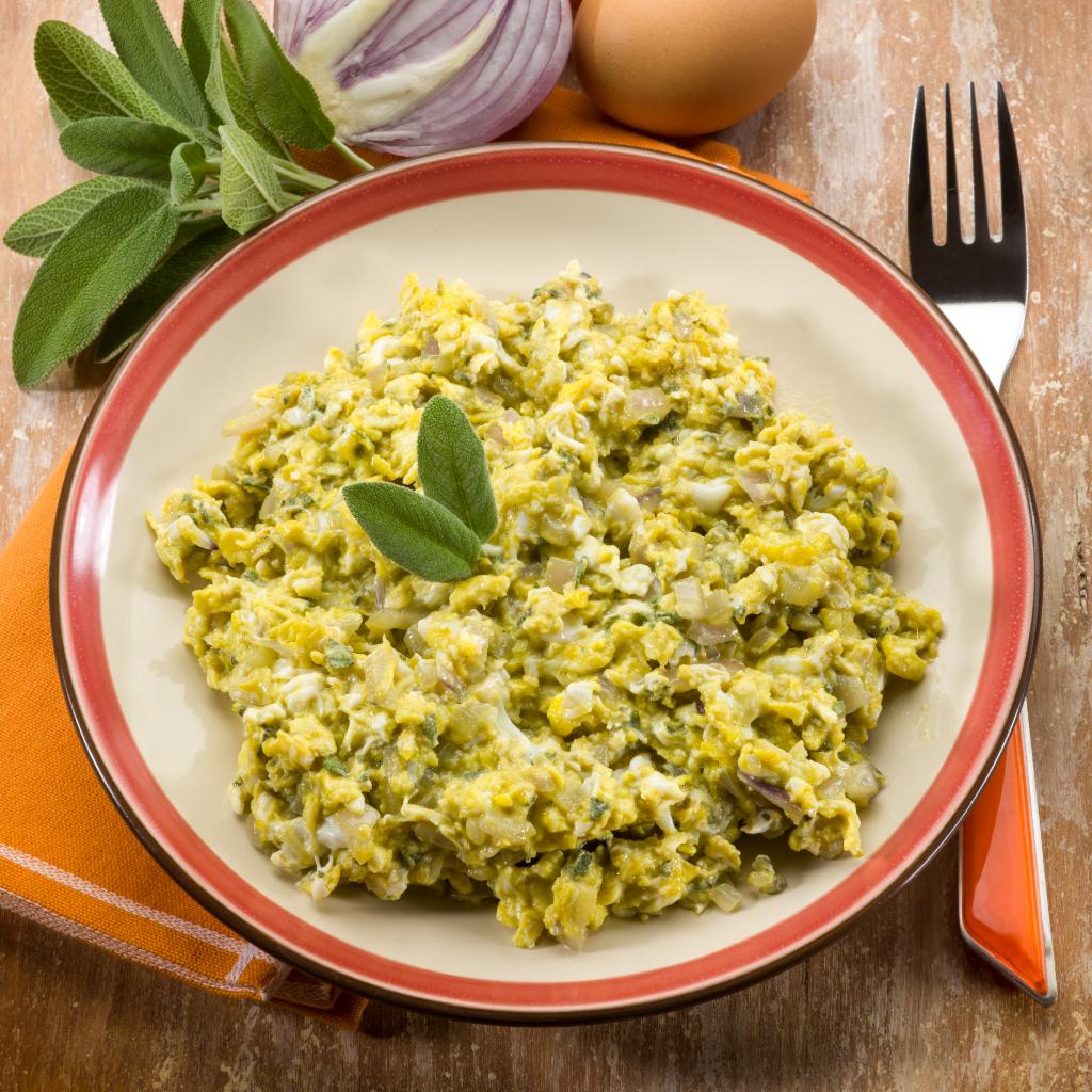 Uova strapazzate al verde