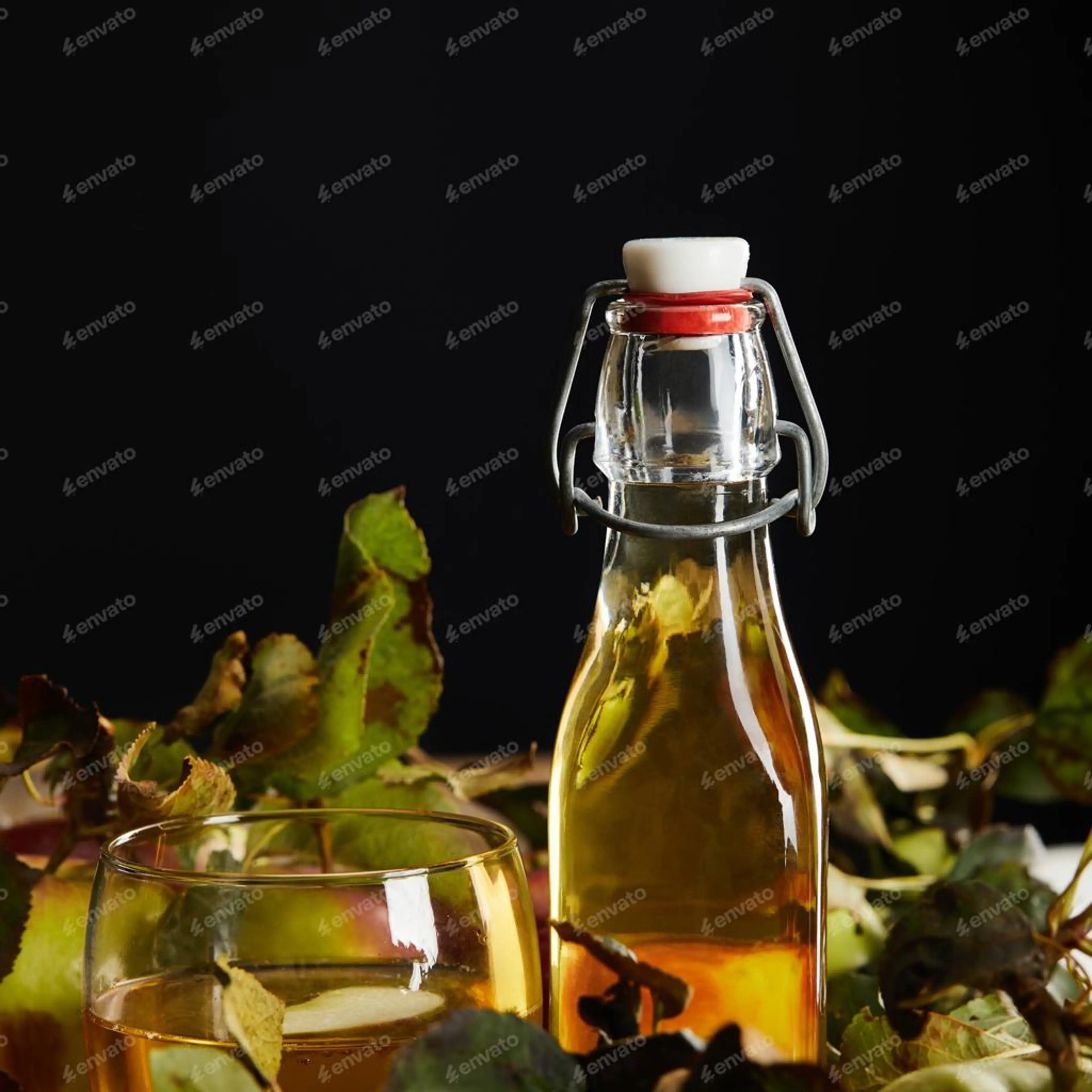 Vinegar with 10 Aromatics