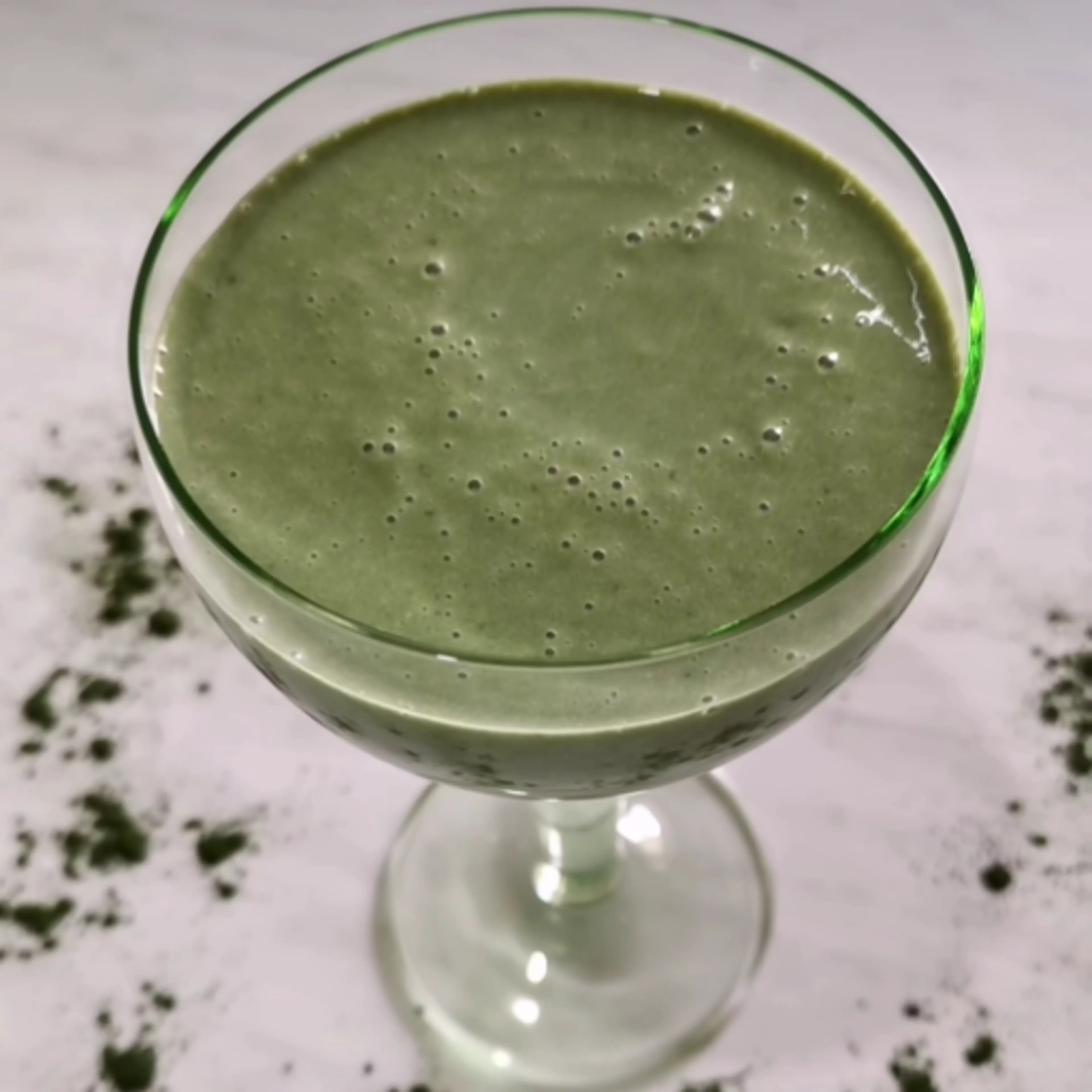 BANANA AND CHLORELLA PROTEIN SMOOTHIE