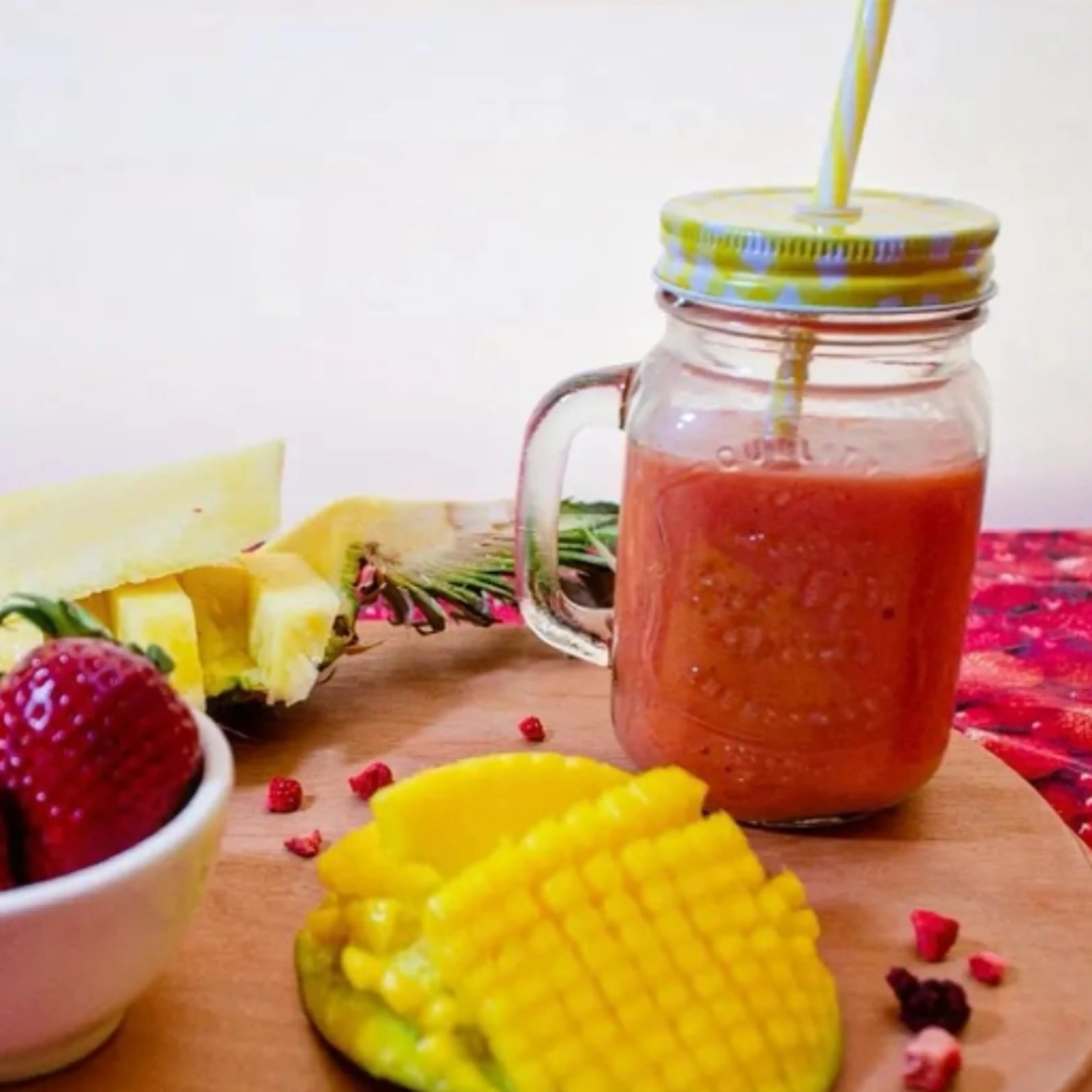 MANGO AND PINEAPPLE SMOOTHIE