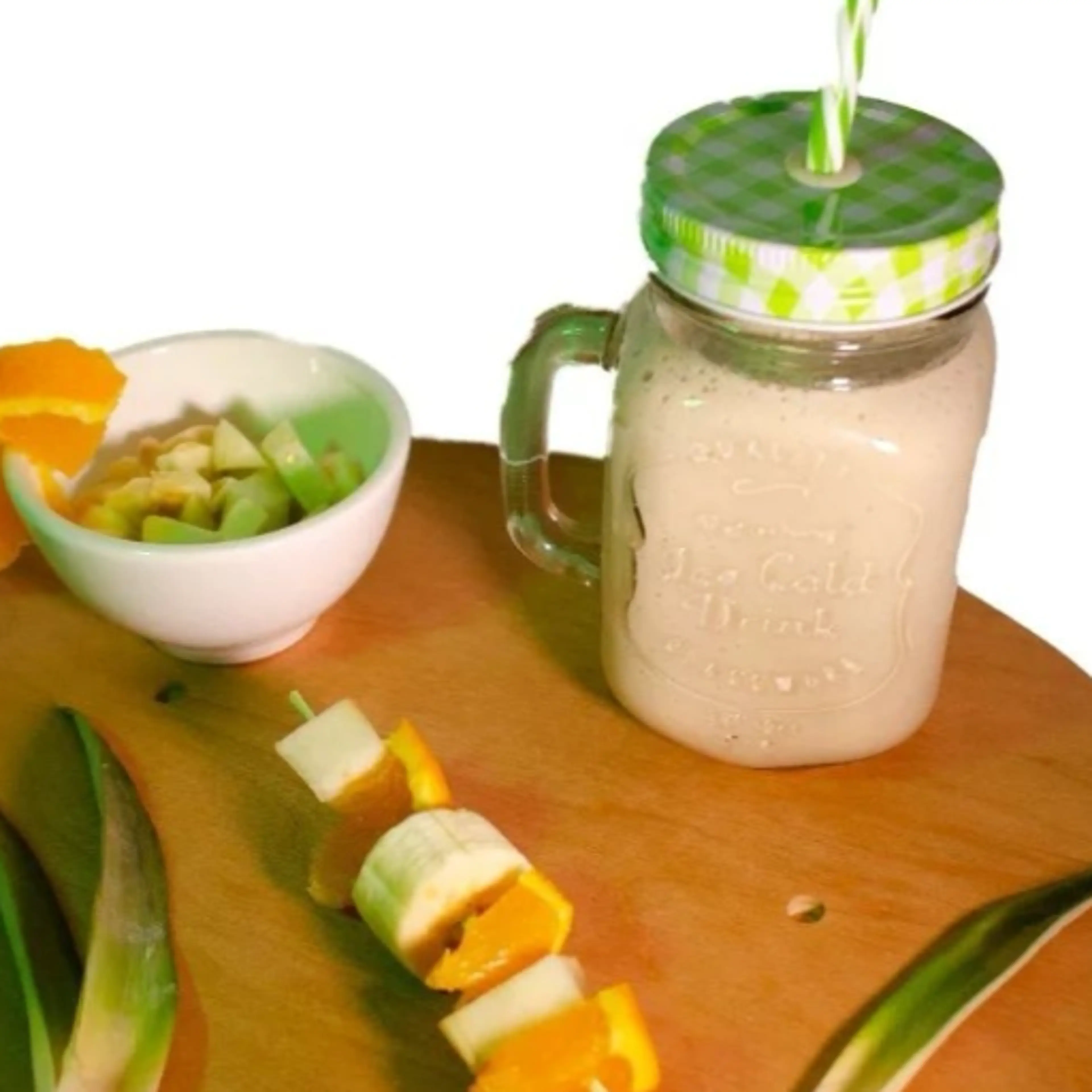 Pear, apple and banana smoothie