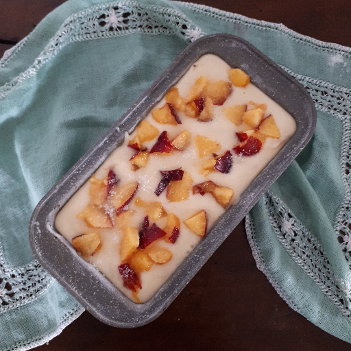 Joghurtos és nektarinos gyümölcskenyér