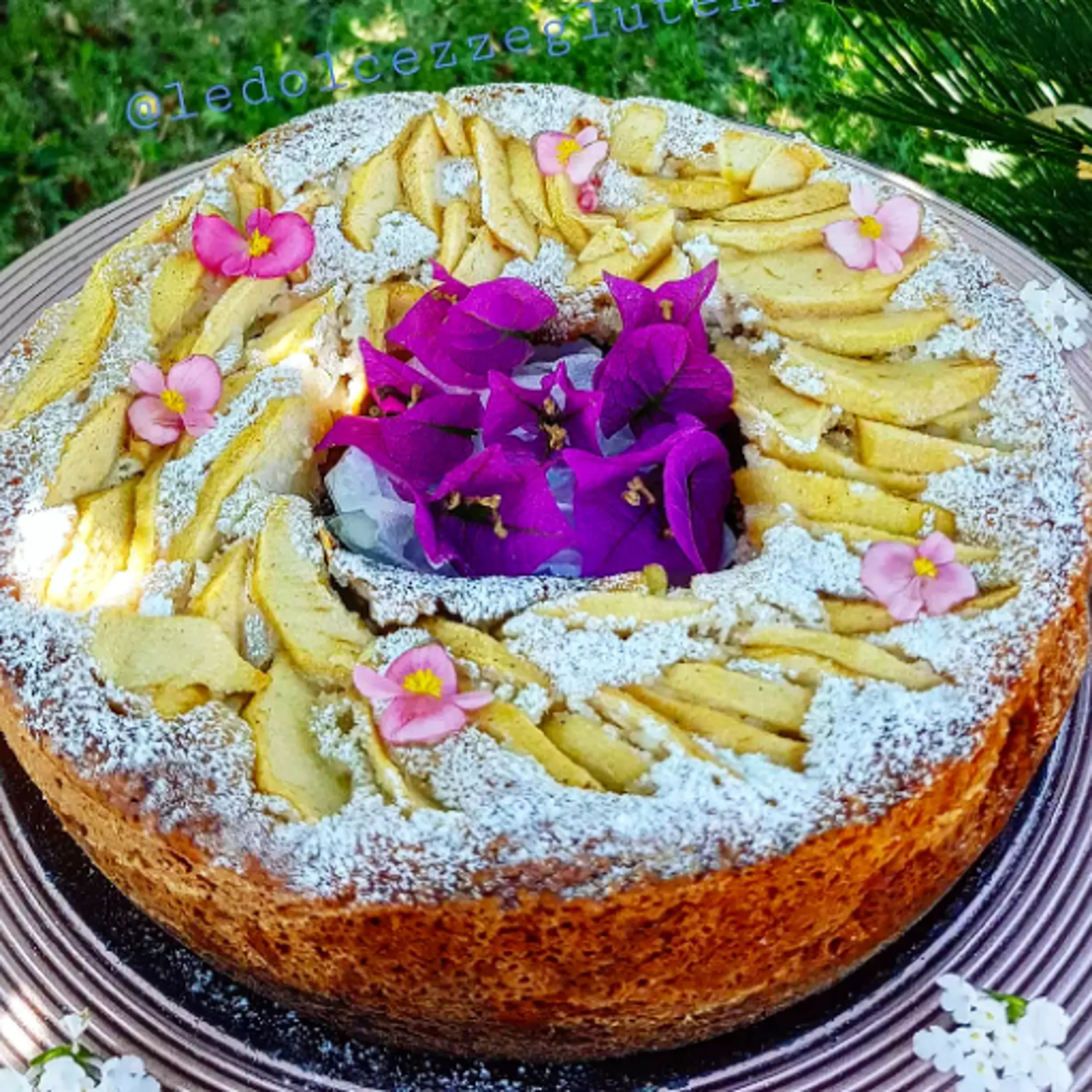 Eggless Apple Ring Cake
