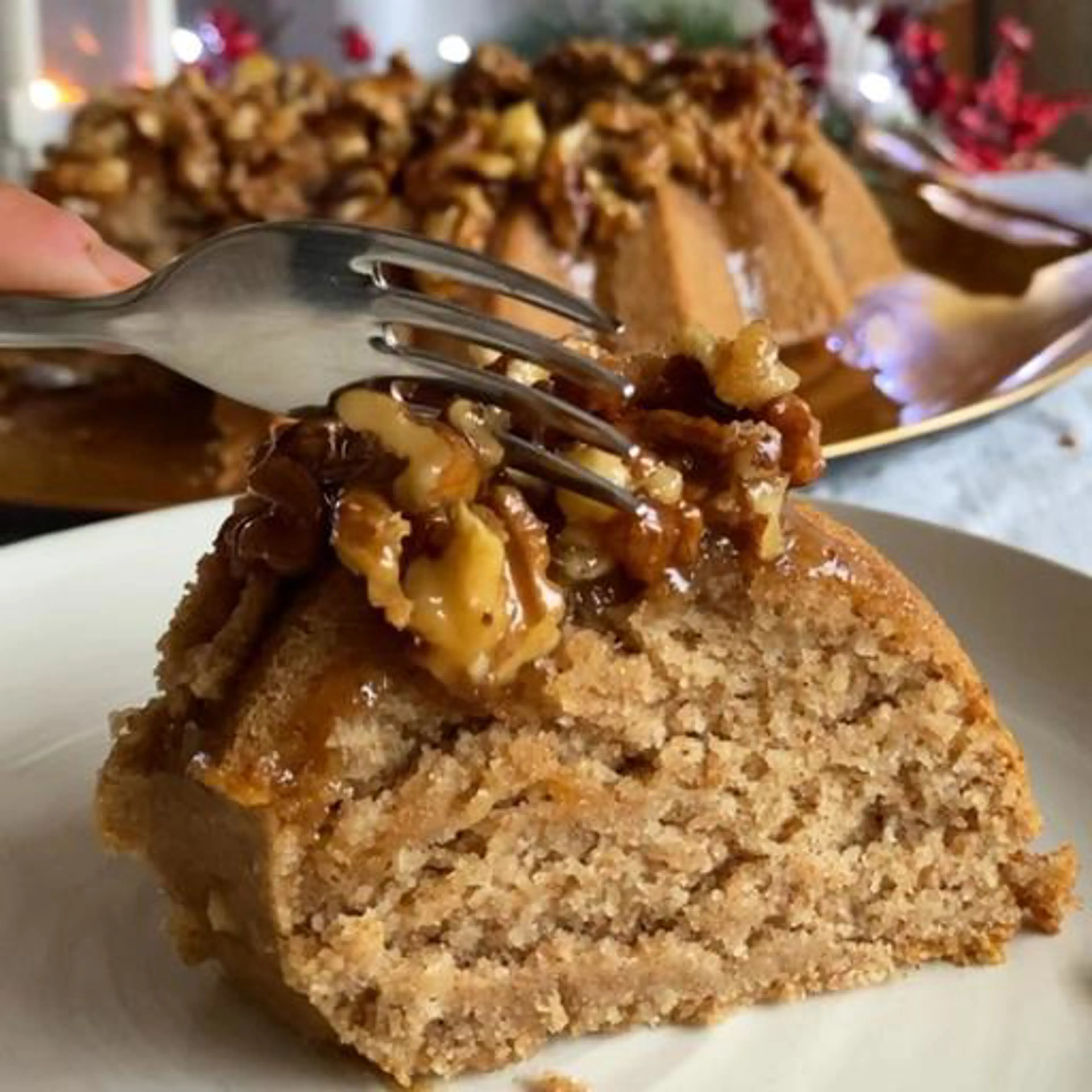Spiced bundt cake with caramelized walnuts