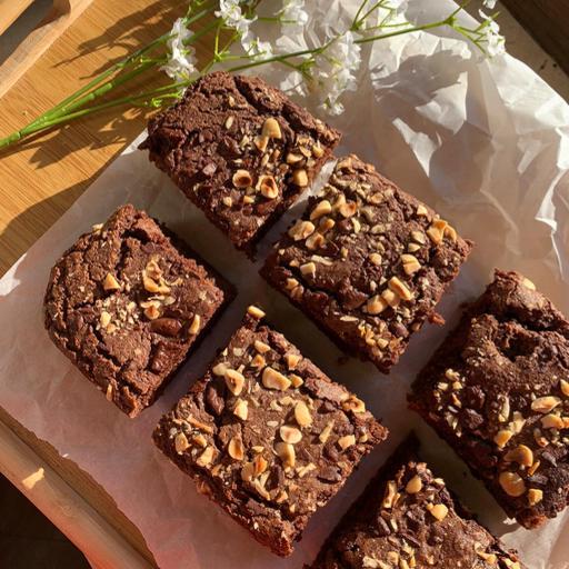 Brownies de chocolate e avelãs
