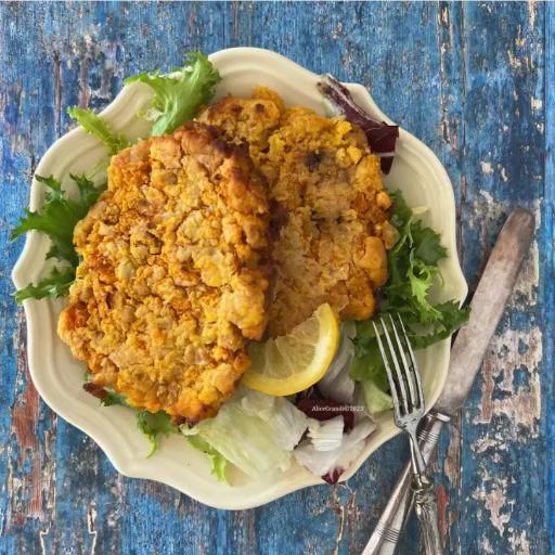 Chuletas de calabaza y garbanzos veganas al horno