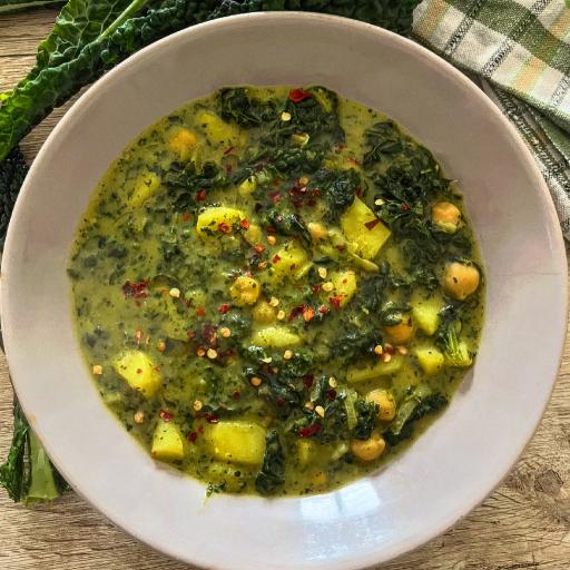 Zuppa di cavolo nero al curry