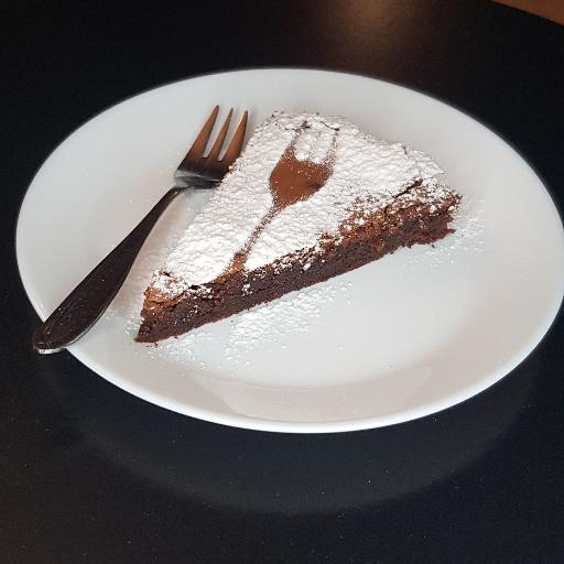 Torta Tenerina mit Löffelbiskuits