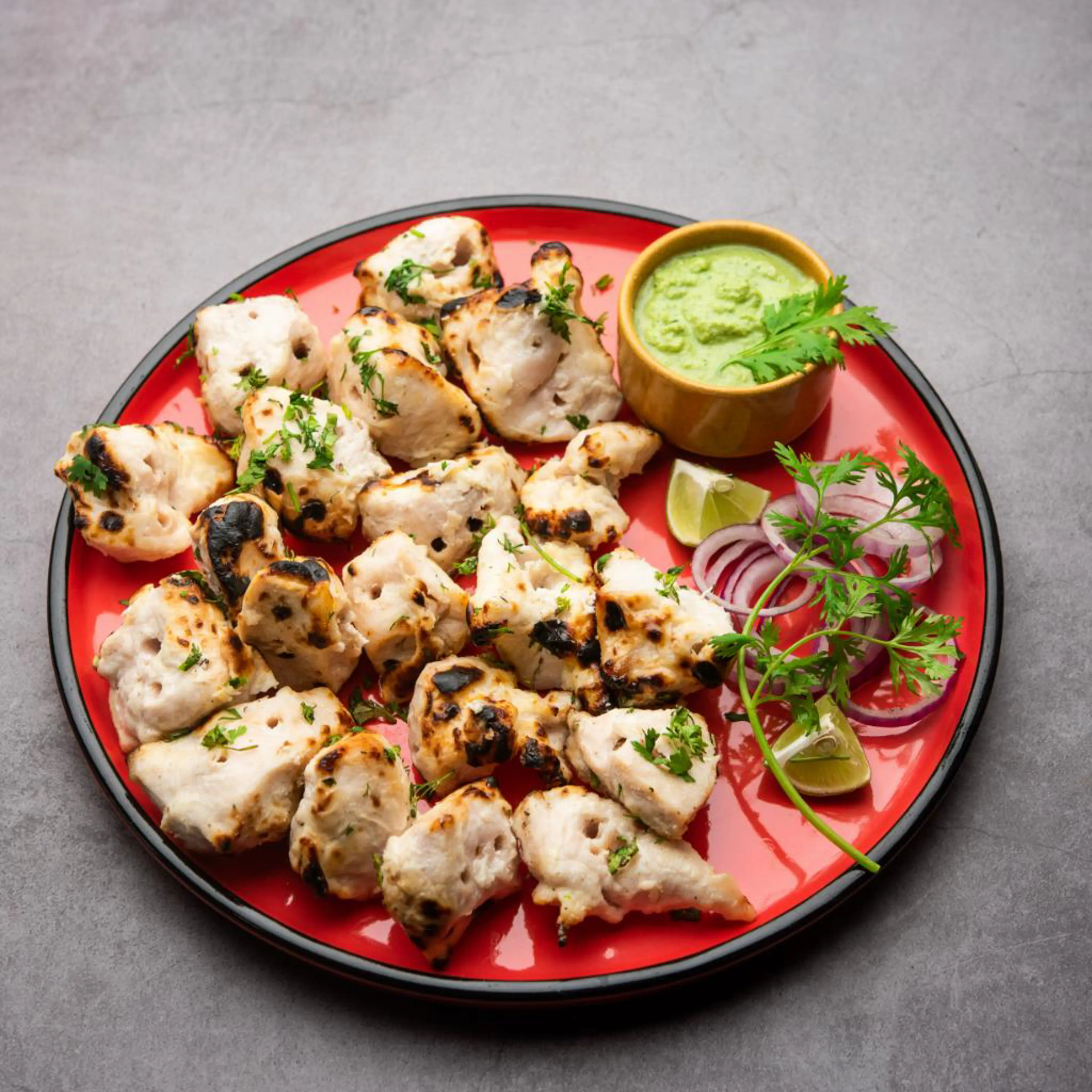 Pollo alla griglia con salsa di avocado