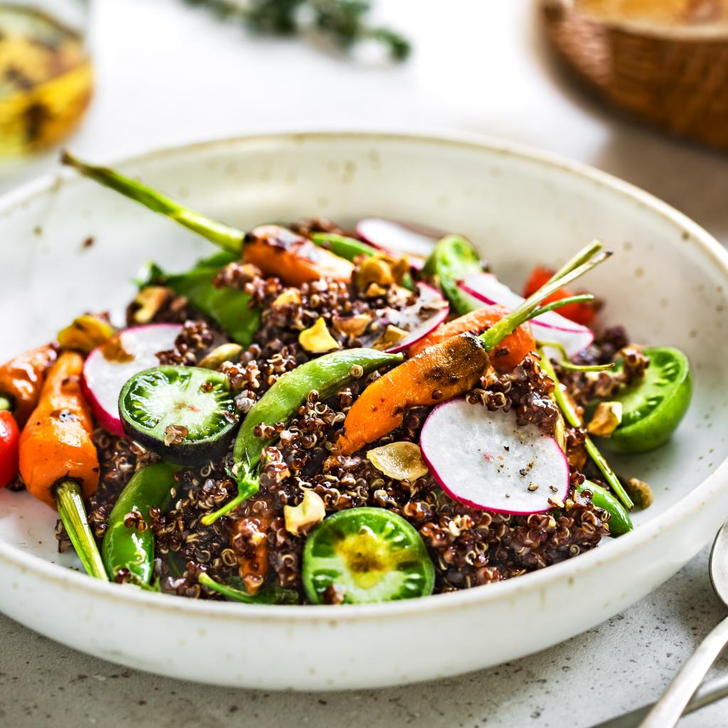Quinoa primavera con verdure fresche