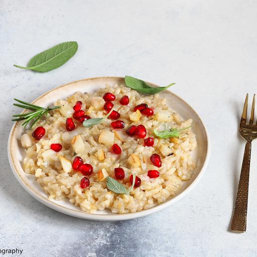 La foto della ricetta Risotto con pere, gorgonzola e melagrana di la cuoca eclettica adatta a Diete senza glutine.