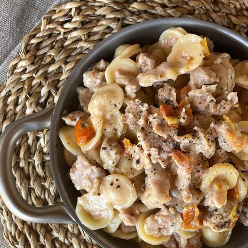 Orecchiette kolbásszal és stracchinóval