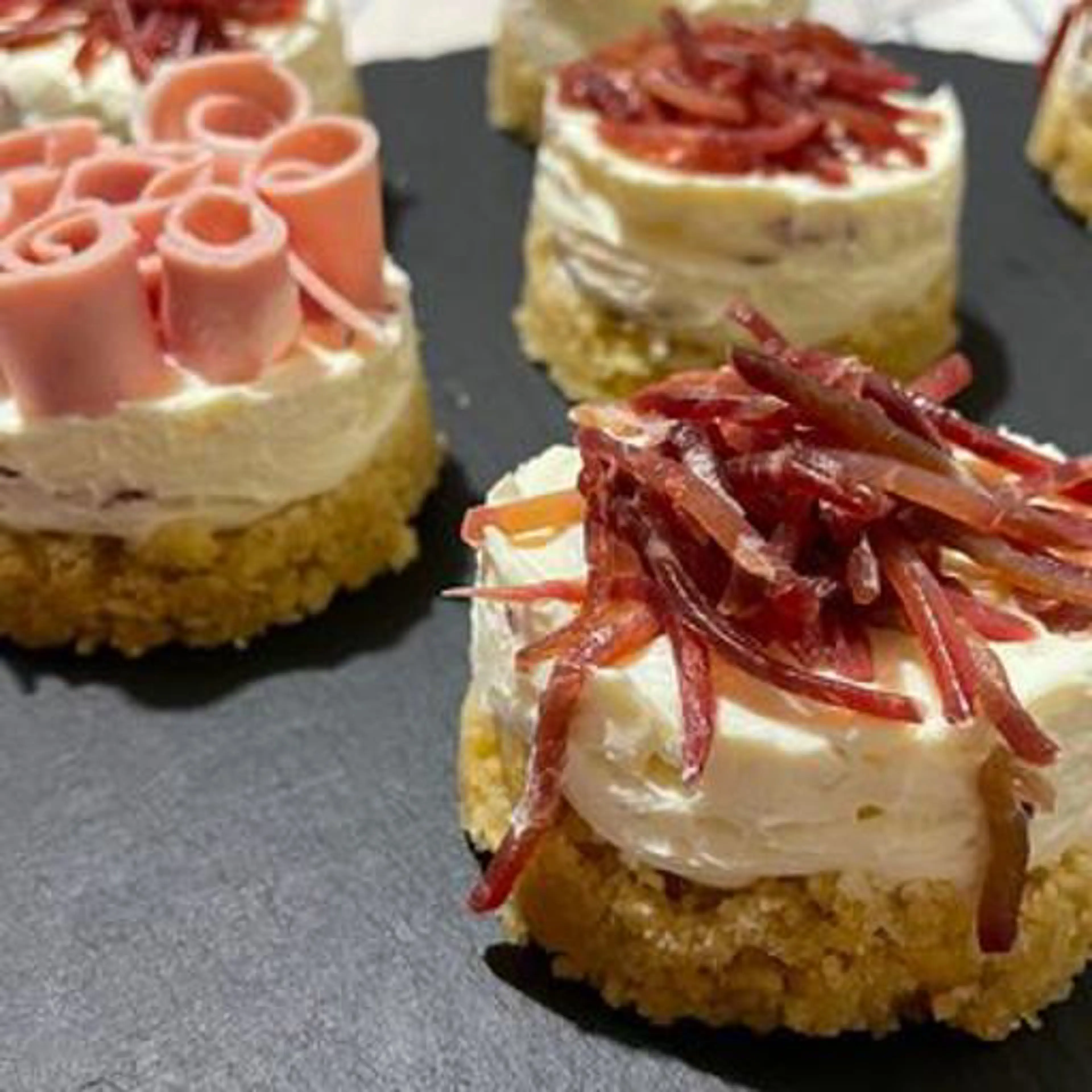 Herzhafte Mini-Cheesecakes