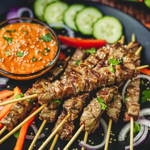 Arrosticini in salsa di peperone felice