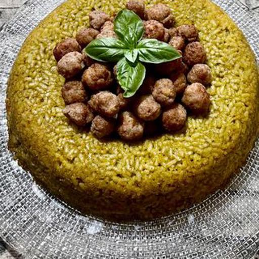 Timbale de arroz ao pesto