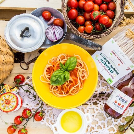 La foto della ricetta Pasta al pomodoro. di Olio Glorioso 