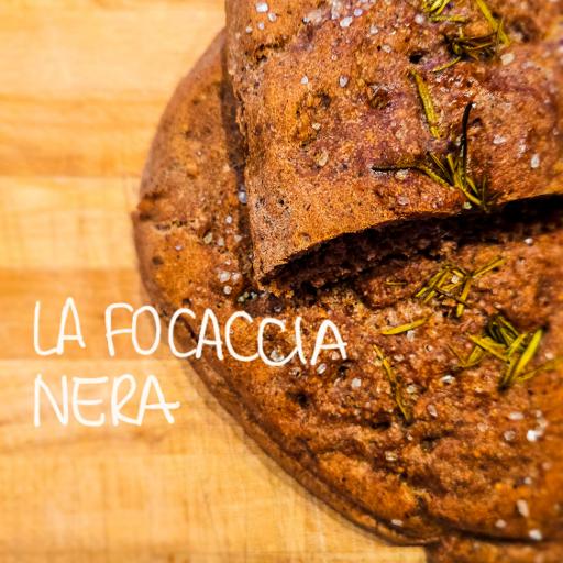 Zwarte focaccia zonder gluten
