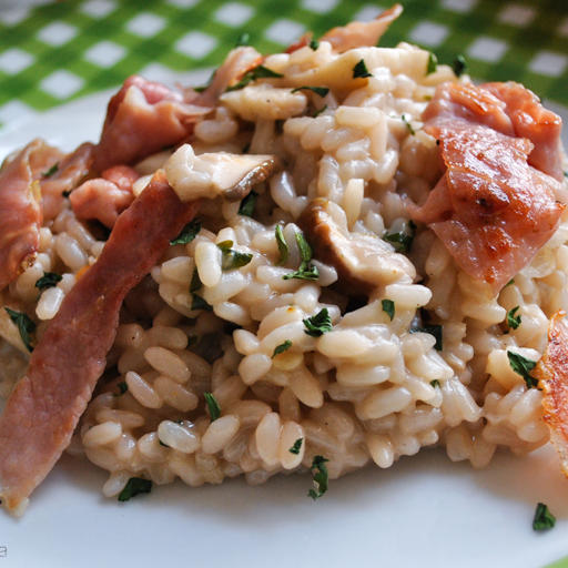 Risotto de hongos porcini y speck crujiente
