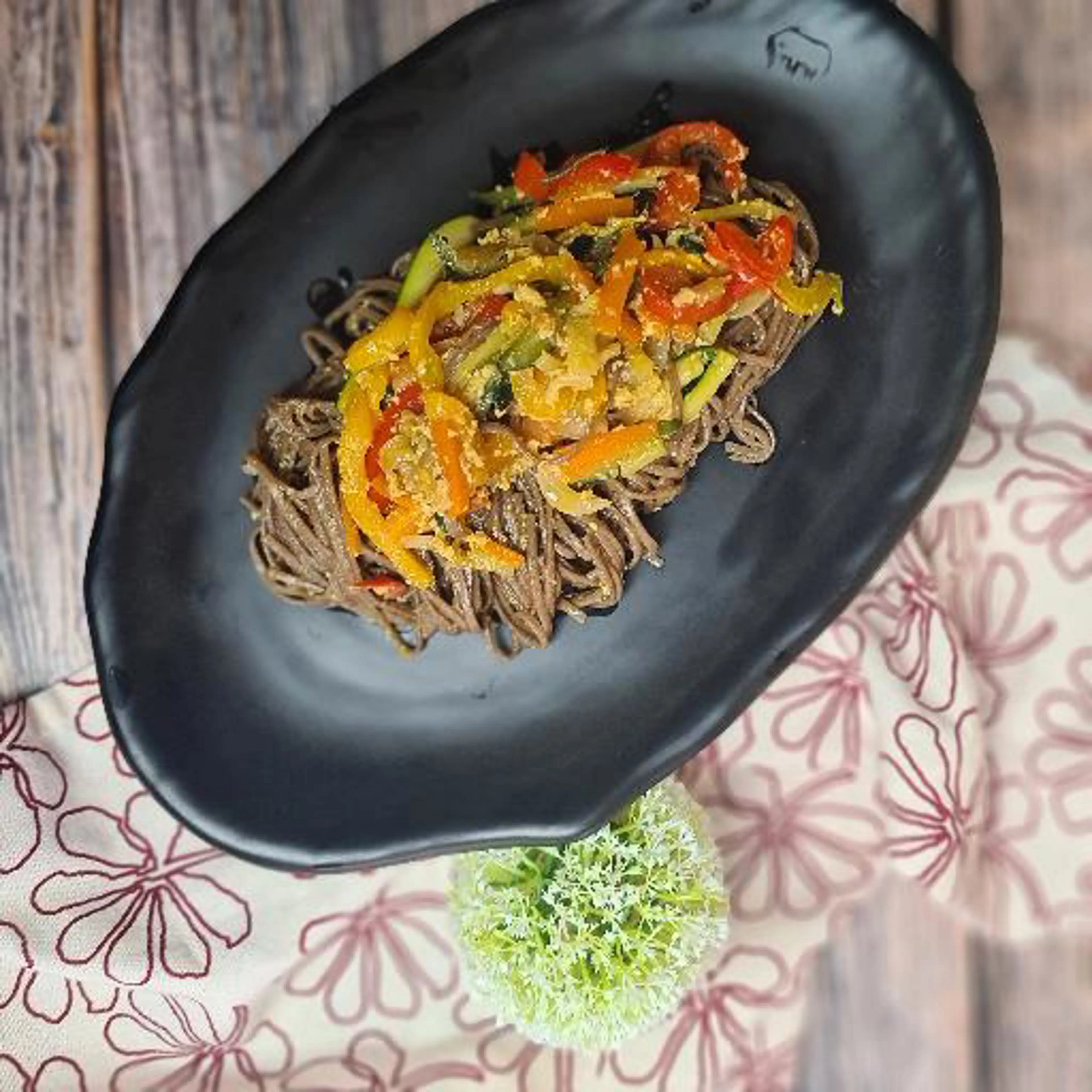 Nouilles soba aux légumes