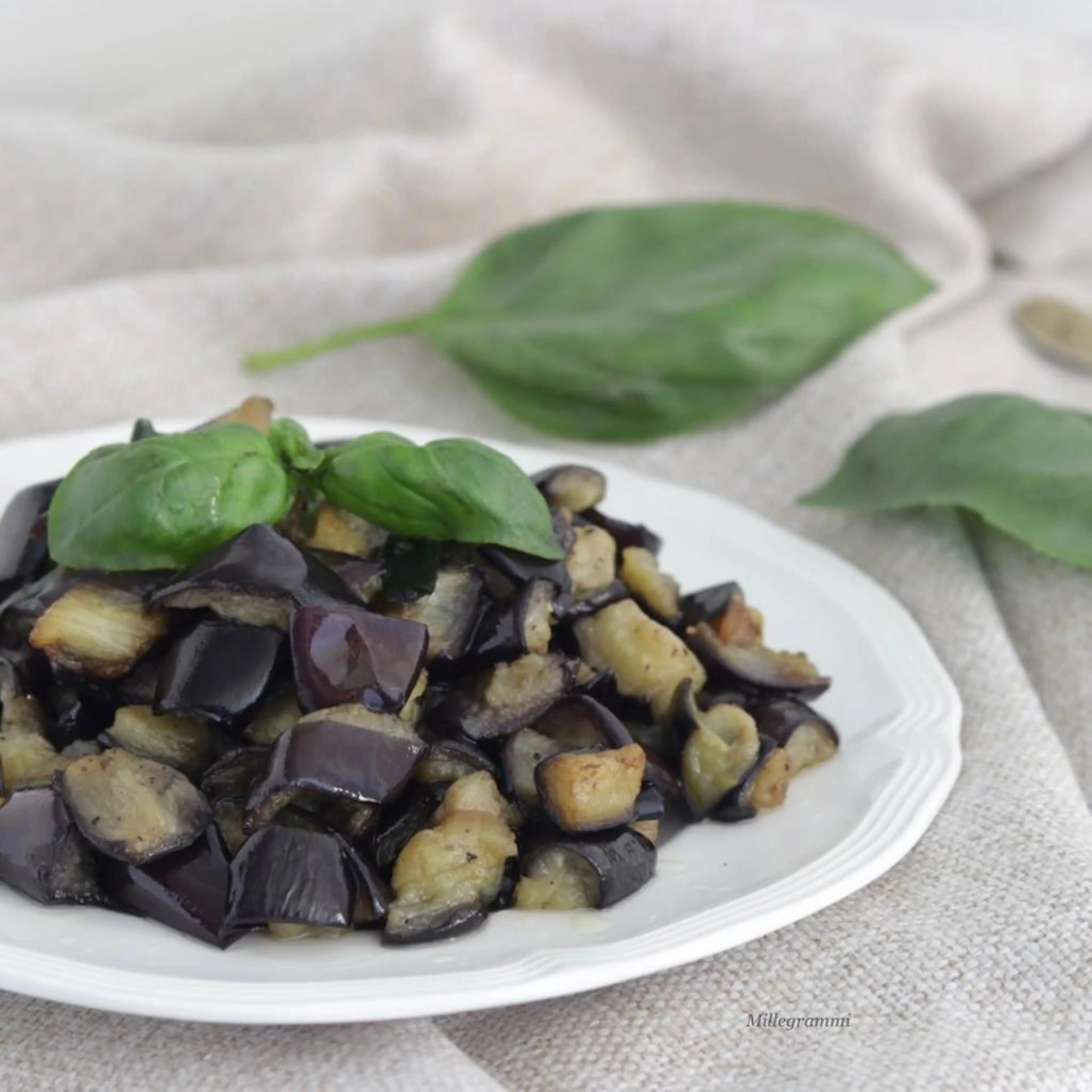 White eggplant a funghetto