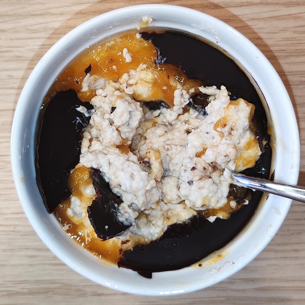 La foto della ricetta Sacher porridge overnight di Spuntini.zerosbatti adatta a Vegetariani, pescetariani.