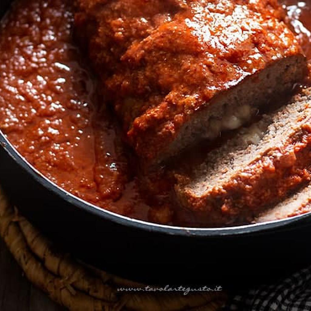 Hackbraten in Tomatensauce