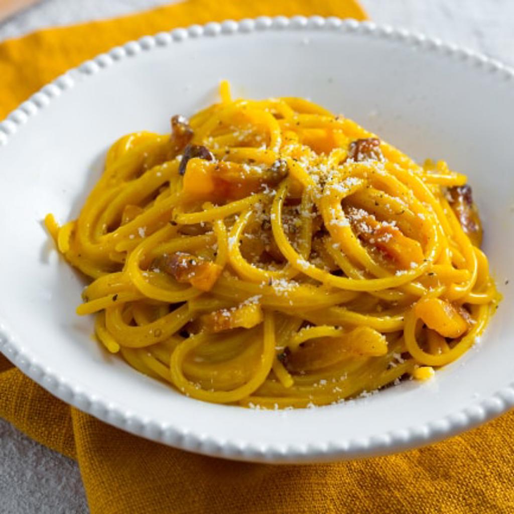 Linguine alla carbonara siciliana