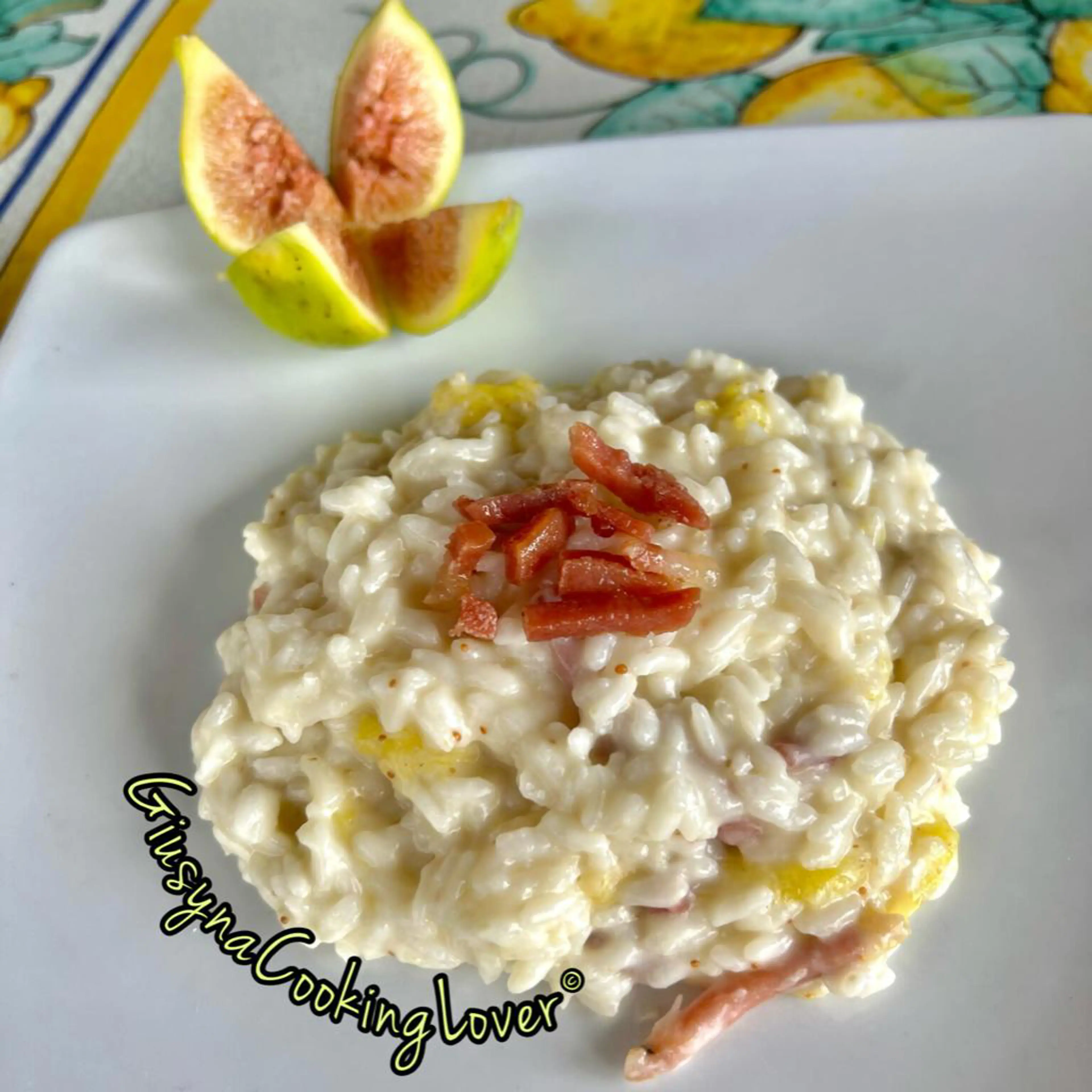 Risotto de higos con speck y crema de parmesano