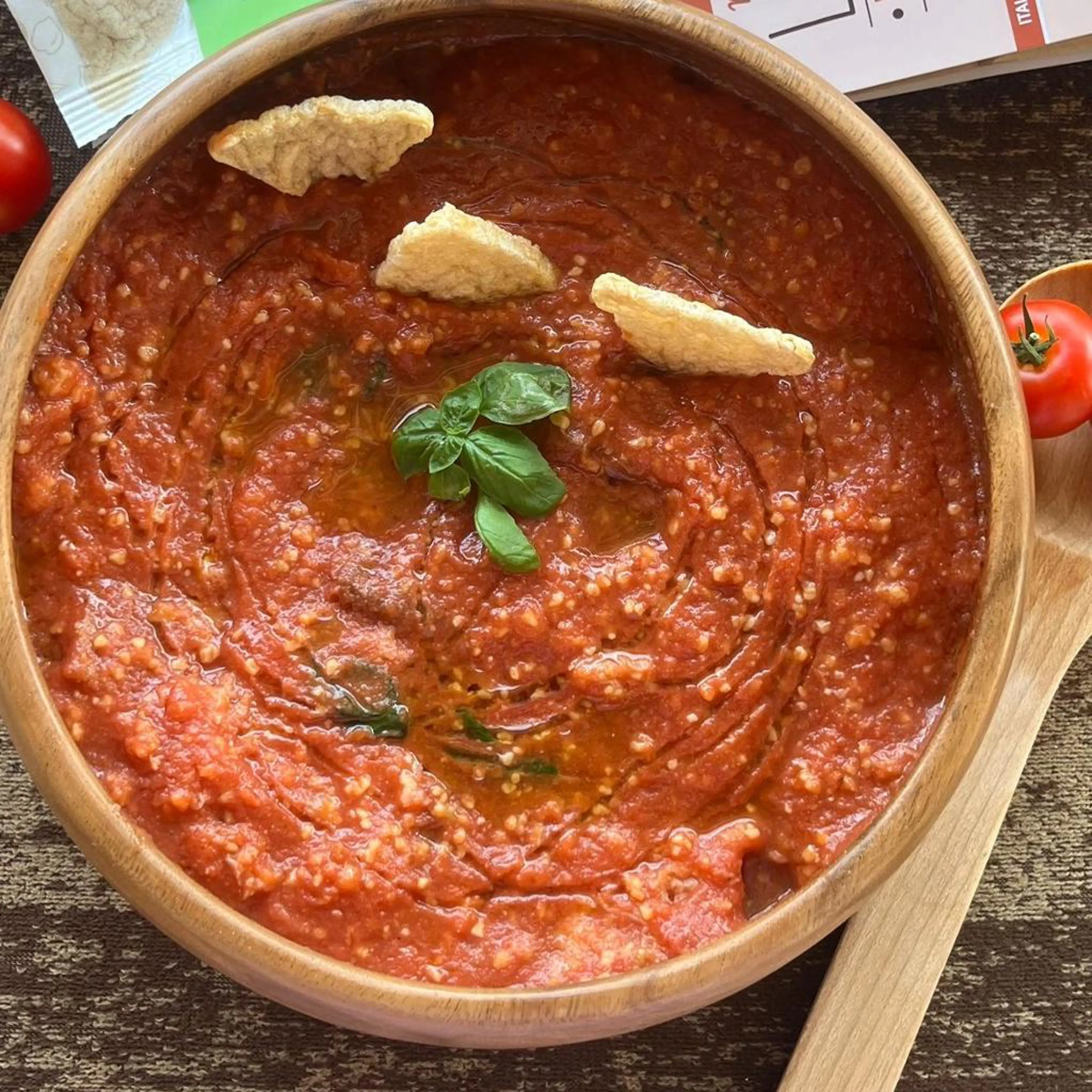 Sopa de pan y tomate