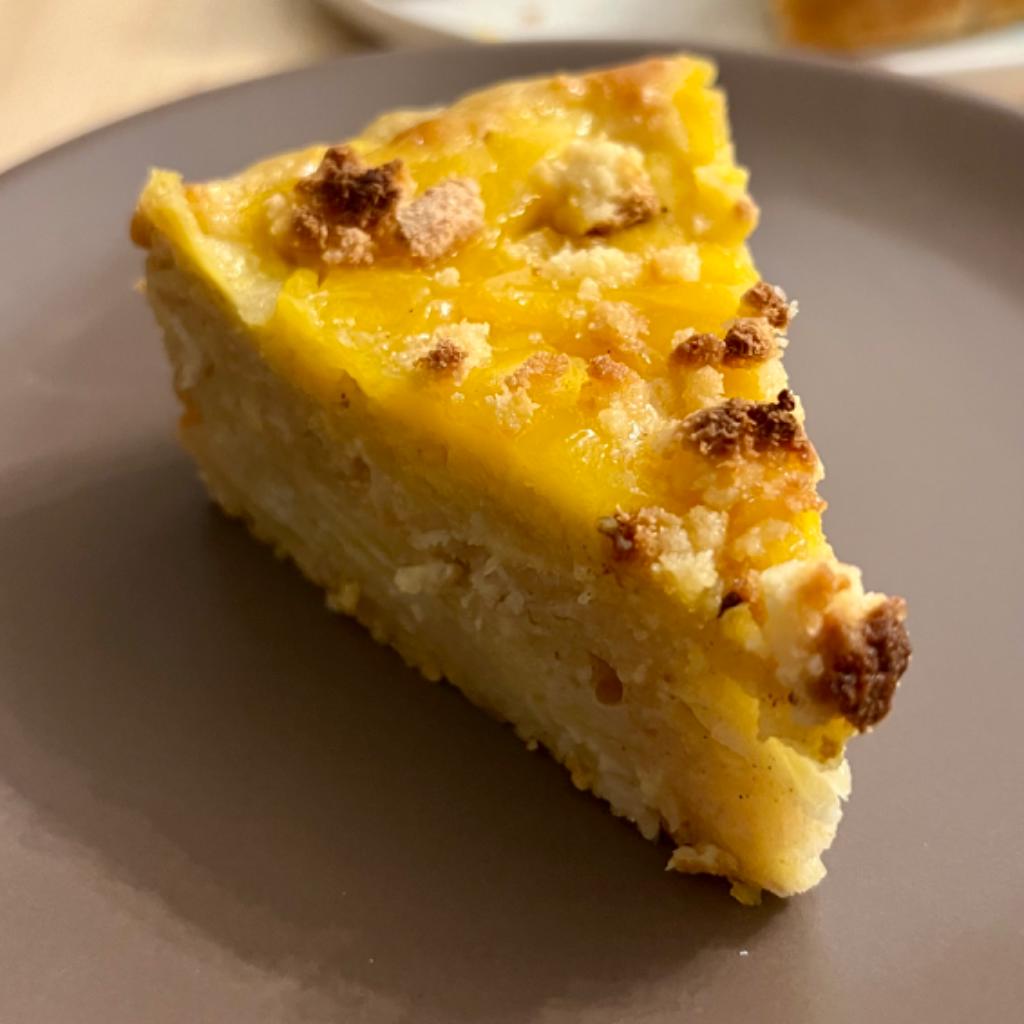 Torta di mele amaretti morbidi e crema