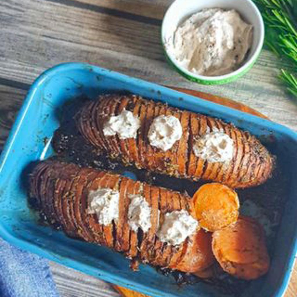 La foto della ricetta Patate dolci hasselback di di_bina_in_meglio adatta a Vegetariani, diete senza glutine, diete senza nichel, pescetariani.