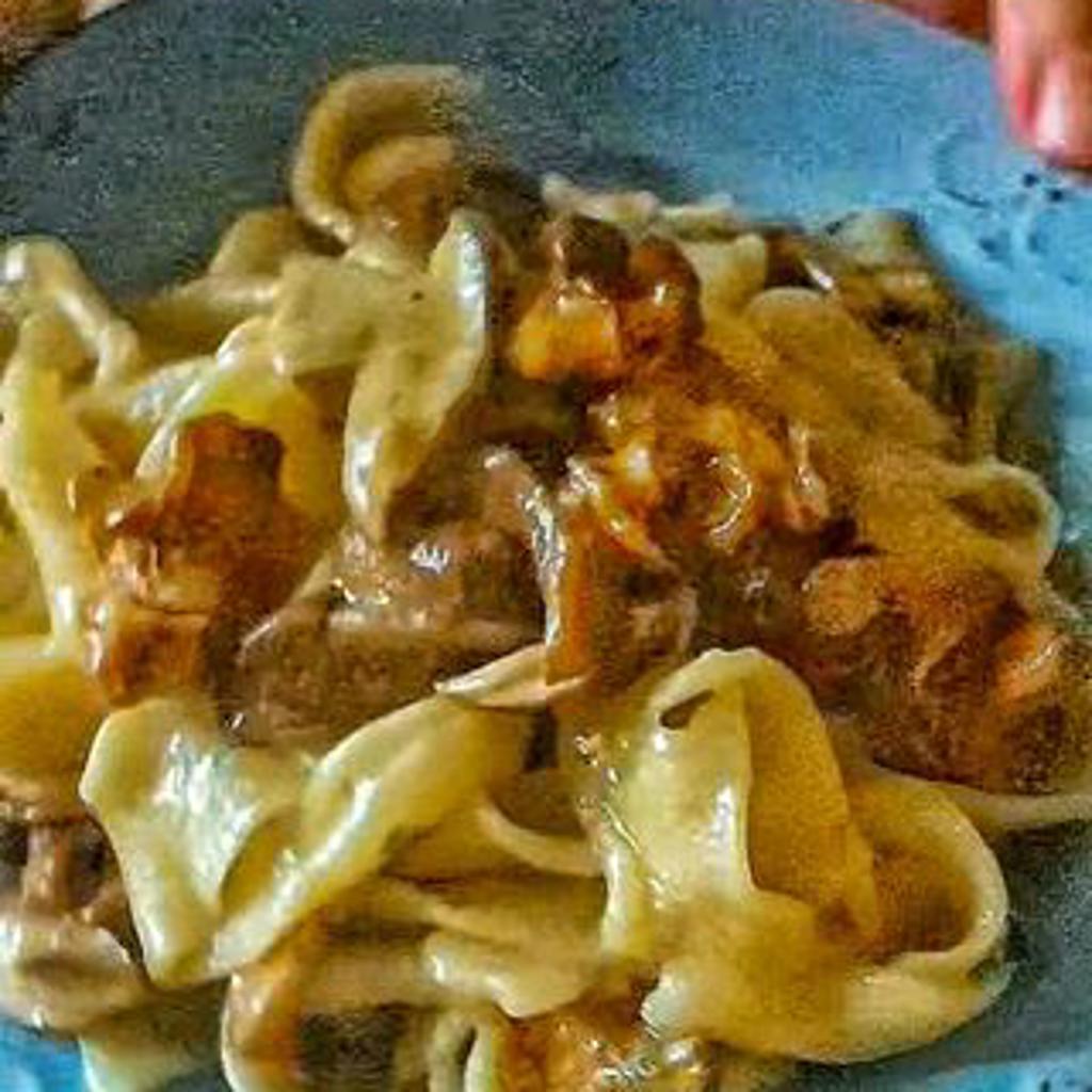 La foto della ricetta Pappardelle alla birra con ragù di funghi alla birra di di_bina_in_meglio adatta a Vegetariani, diete senza lattosio, pescetariani.