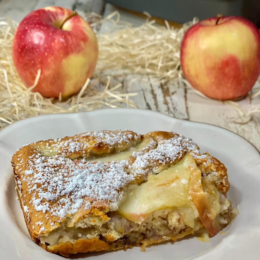 La foto della ricetta Torta di mele e banane di CITRUS - l'Orto Italiano adatta a Vegetariani, vegani, diete senza lattosio, diete senza glutine, diete senza nichel, pescetariani.