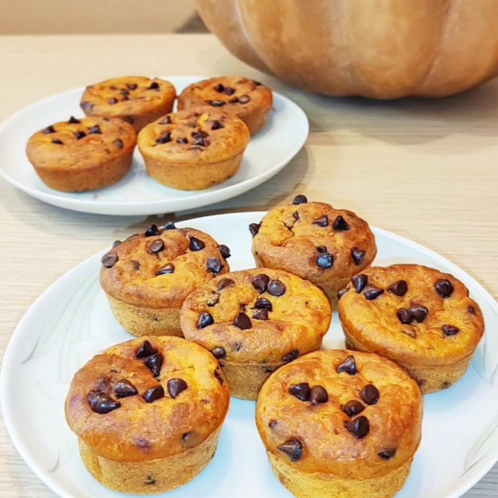 La foto della ricetta Muffin alla zucca di Spuntini.zerosbatti adatta a Vegetariani, vegani, diete senza lattosio, diete senza nichel, pescetariani.