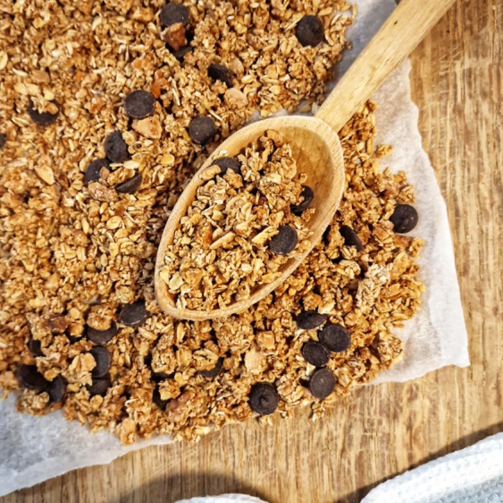 La foto della ricetta Granola fatta in casa di Persaincucina adatta a Vegetariani, vegani, diete senza lattosio, pescetariani.