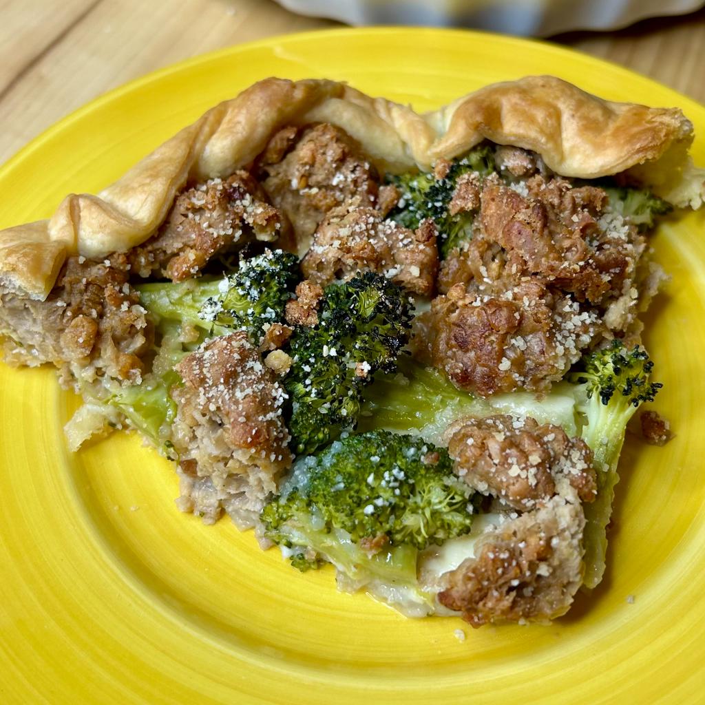 Torta rustica salsiccia e broccoli